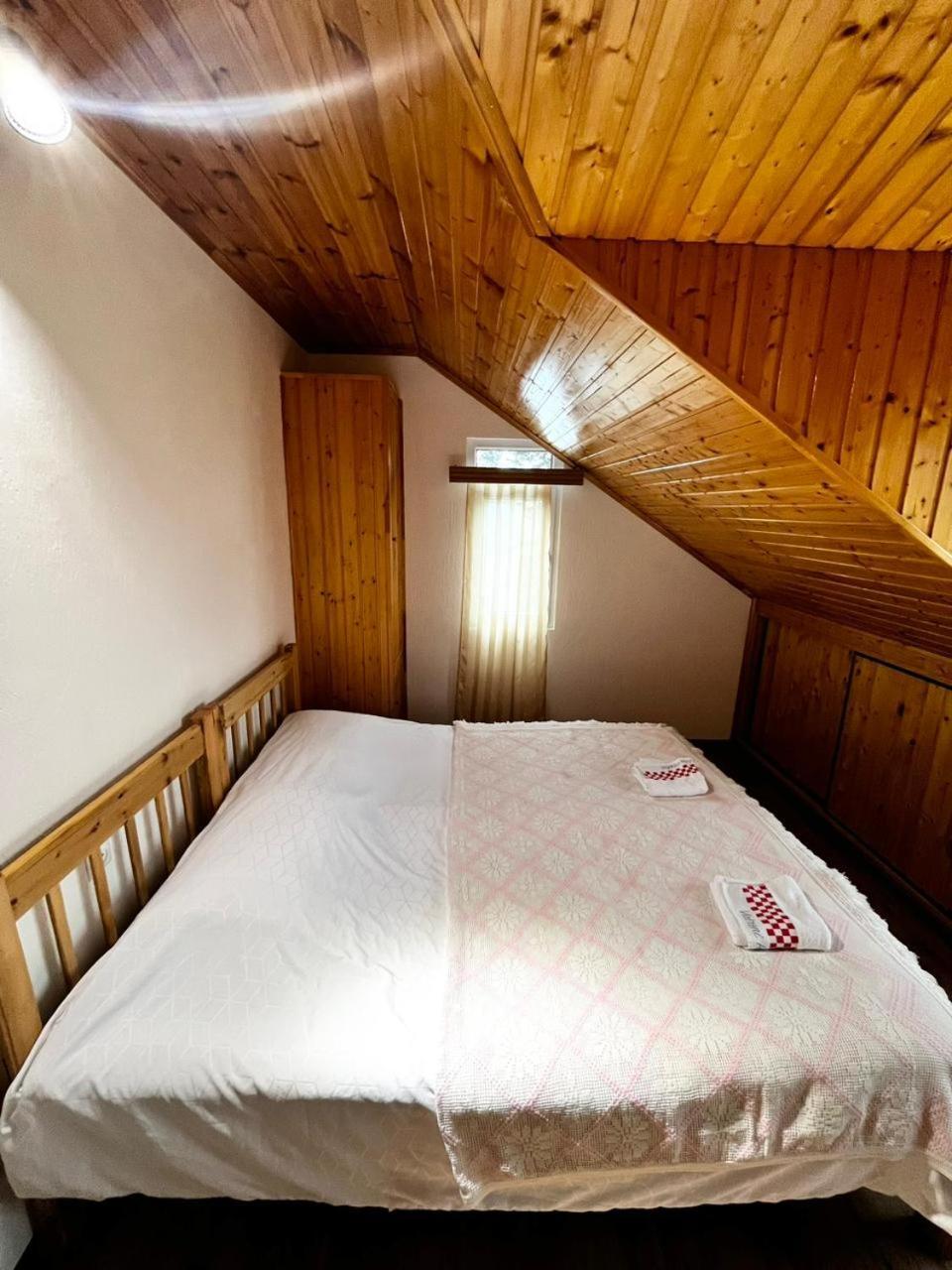 Nino & Irodi'S Guest House Kutaisi Exteriér fotografie